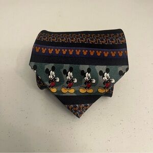 Vintage Walt Disney World Mickey Mouse Men’s Handmade 100% Silk Tie- Multicolor